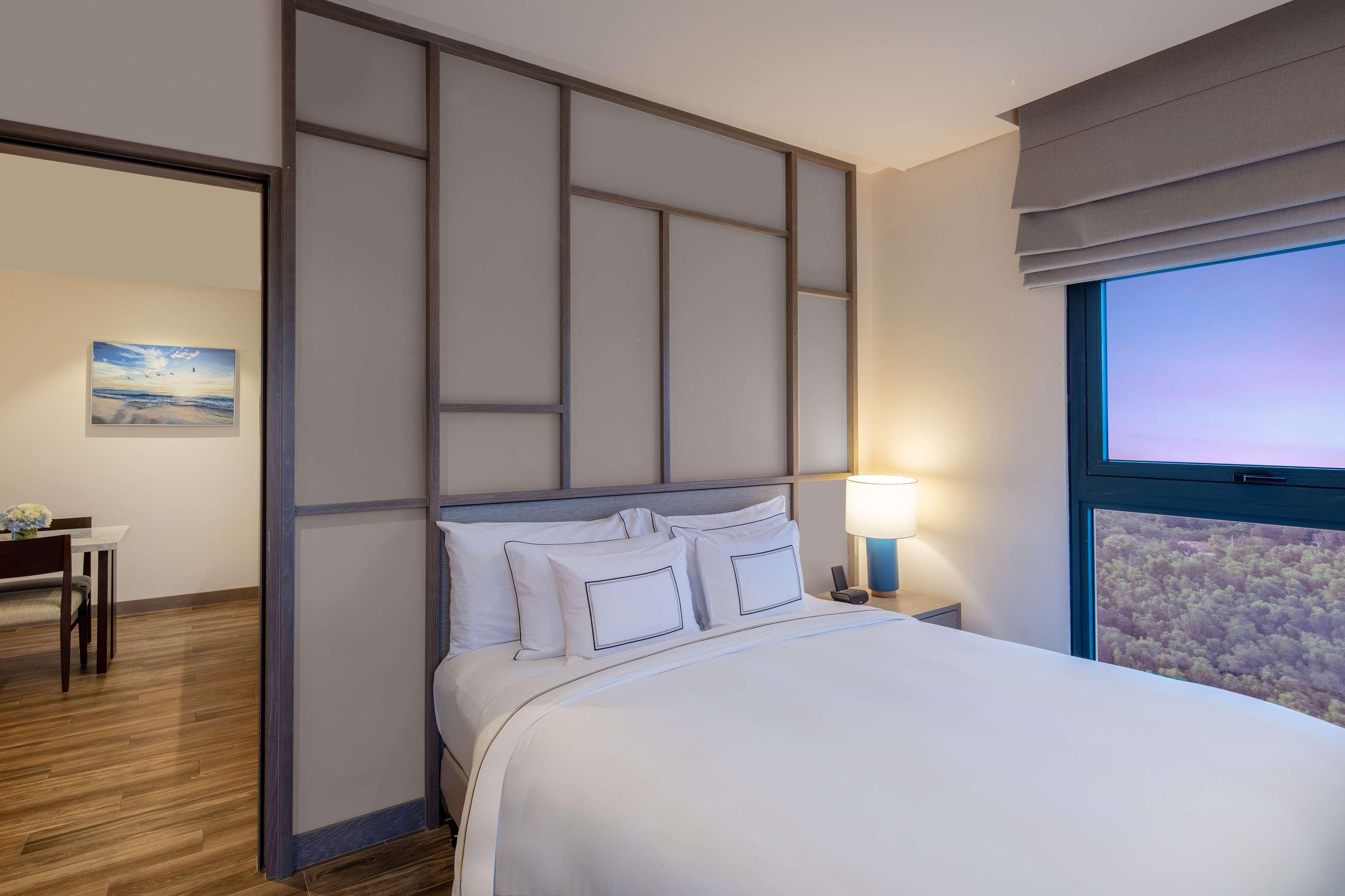 Melia Ho Tram Beach Resort Экстерьер фото A bedroom at the Westin