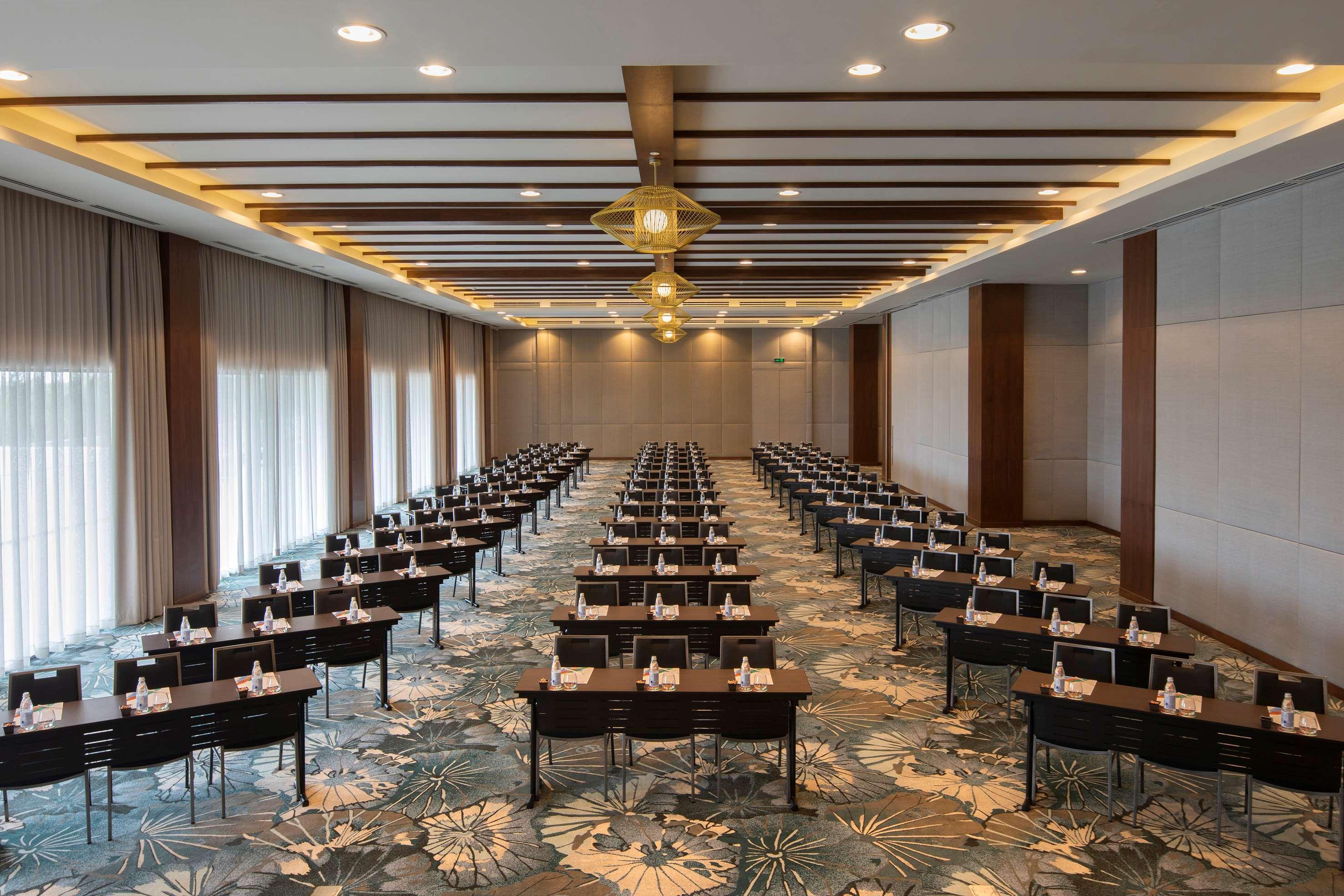 Melia Ho Tram Beach Resort Экстерьер фото Meeting room