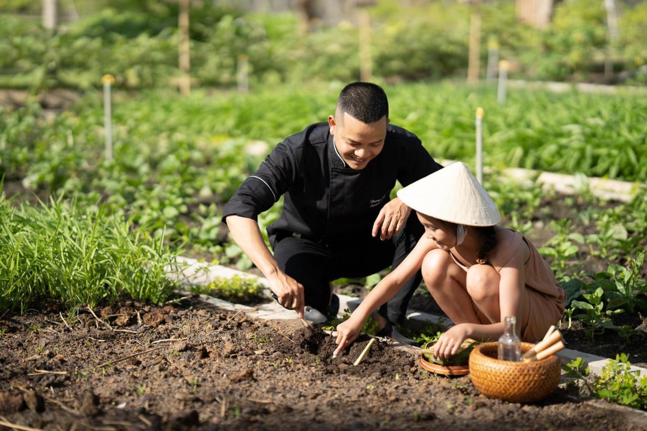 Melia Ho Tram Beach Resort Экстерьер фото A Vietnamese farmer