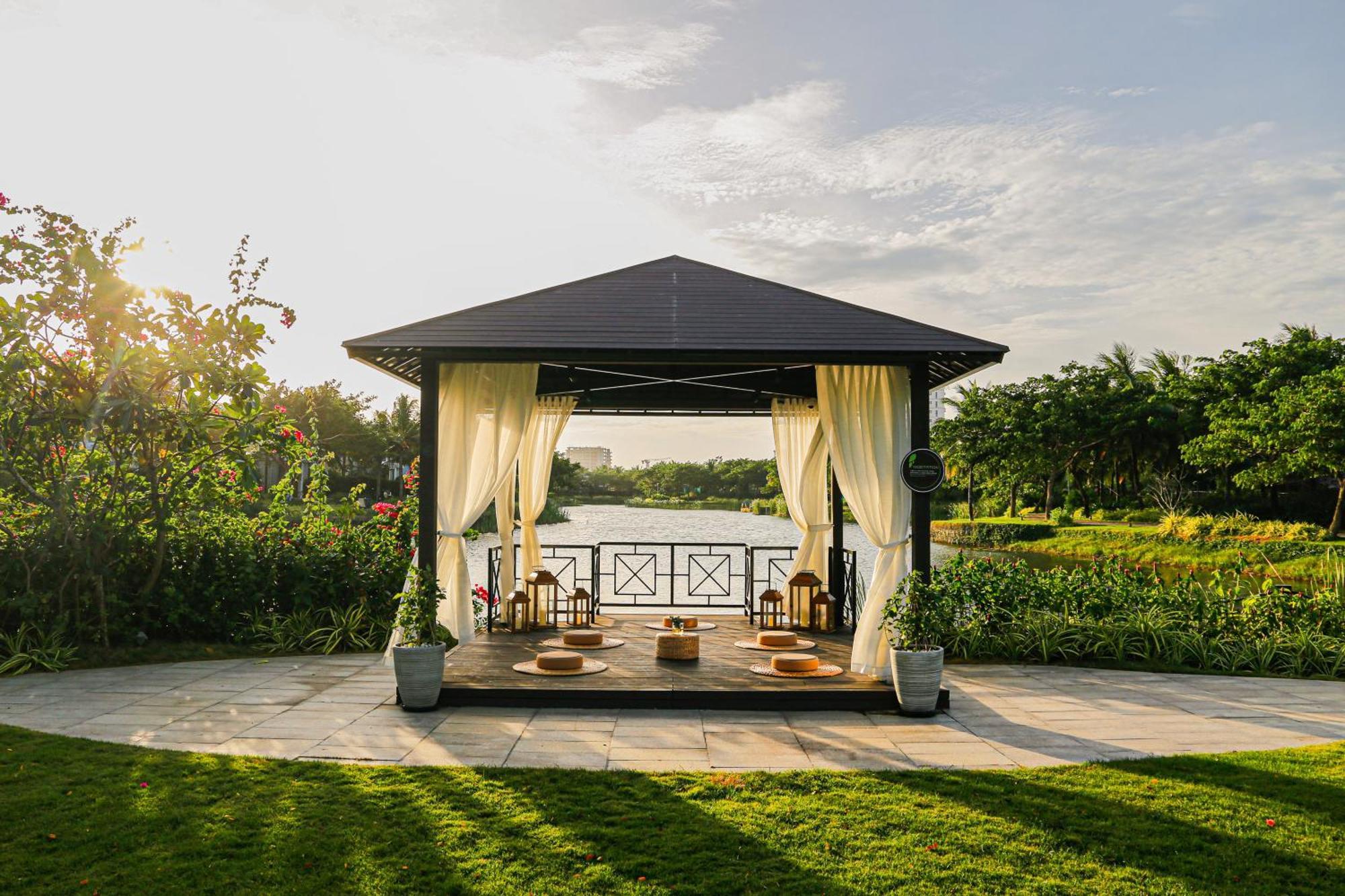 Melia Ho Tram Beach Resort Экстерьер фото The Lakefront