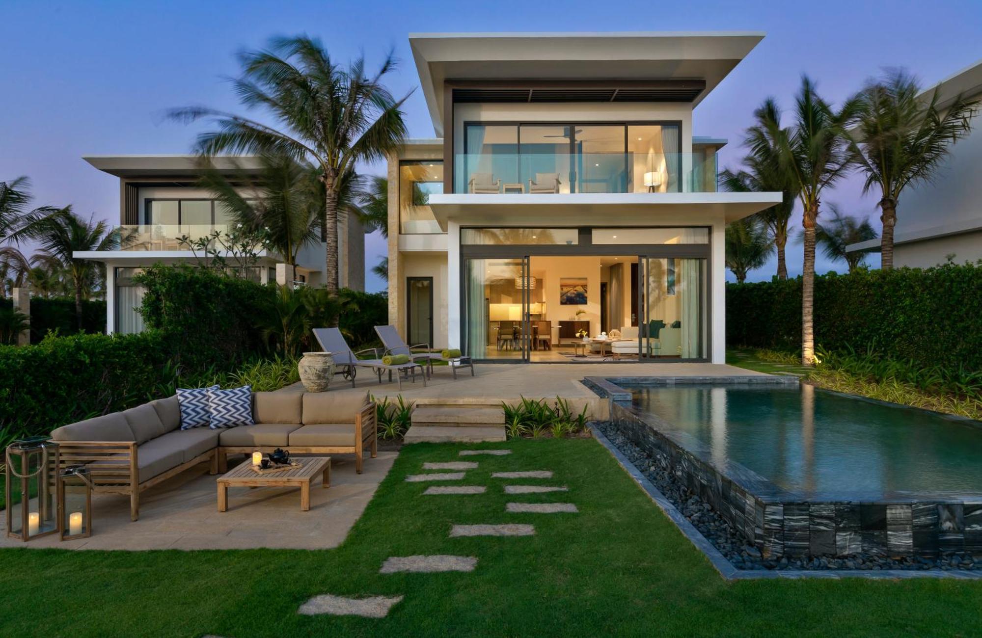 Melia Ho Tram Beach Resort Экстерьер фото A villa at the resort