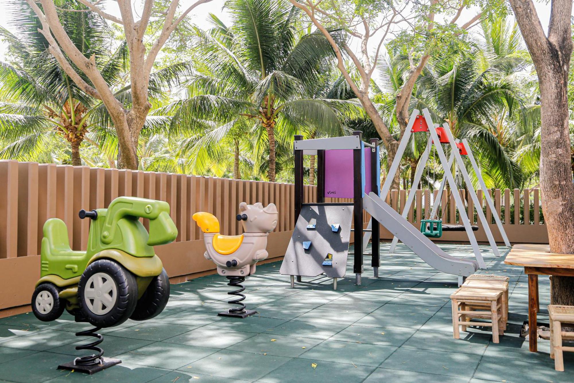 Melia Ho Tram Beach Resort Экстерьер фото Playground at the hotel